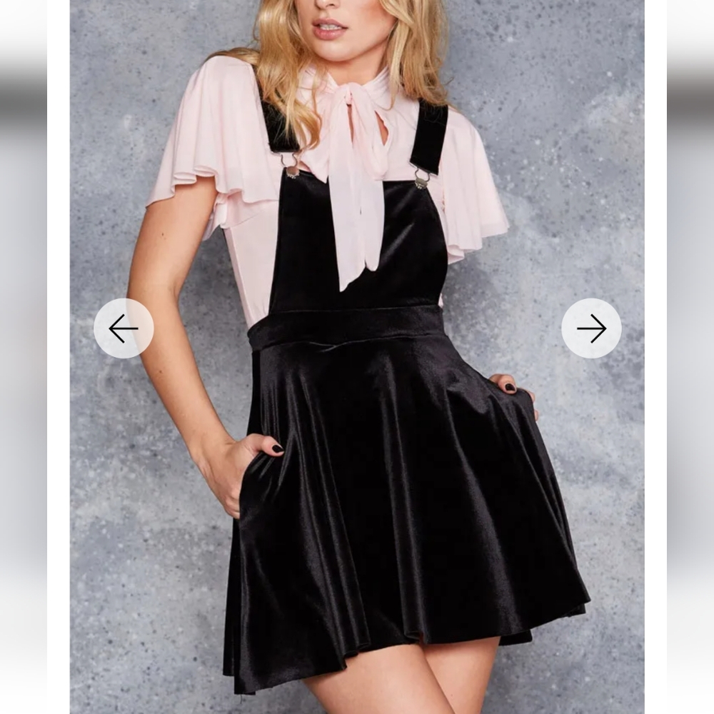 Blackmilk velvet pinafore size L